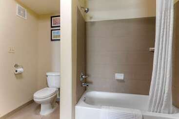 هتل Comfort Inn & Suites Ponca City Near Marland Mansion