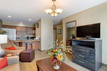 هتل Comfort Inn & Suites Ponca City Near Marland Mansion