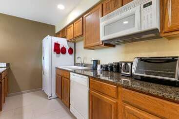 هتل Comfort Inn & Suites Ponca City Near Marland Mansion