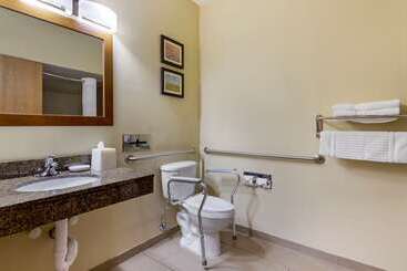 هتل Comfort Inn & Suites Ponca City Near Marland Mansion