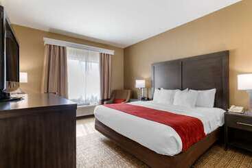 هتل Comfort Inn & Suites Ponca City Near Marland Mansion