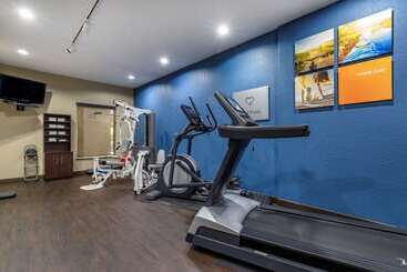 هتل Comfort Suites