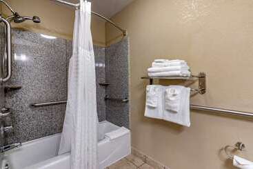 هتل Comfort Suites