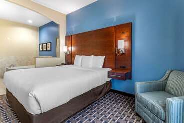 هتل Comfort Suites