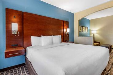 هتل Comfort Suites