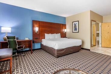 هتل Comfort Suites
