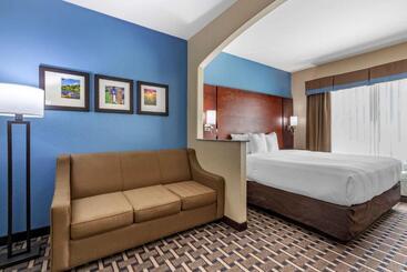 هتل Comfort Suites