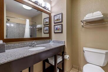 هتل Comfort Suites