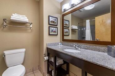 هتل Comfort Suites