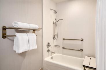 هتل Courtyard Ewing Princeton