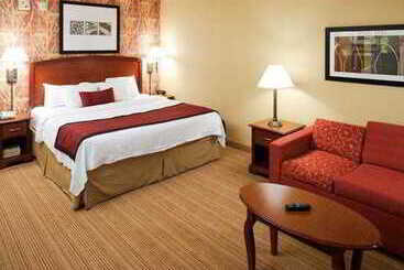 هتل Courtyard Virginia Beach Oceanfront/north 37th Street