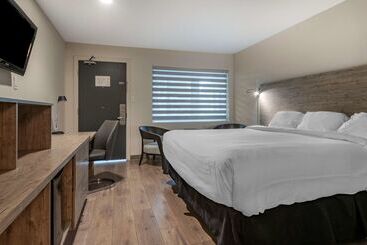 Danny’s Hotel Suites, Surestay Collection By Best Western