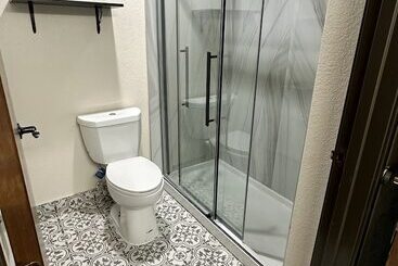 هتل Days Inn By Wyndham Arlington