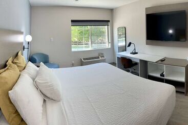 هتل Days Inn By Wyndham Arlington