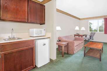 هتل Days Inn By Wyndham Mountain Home