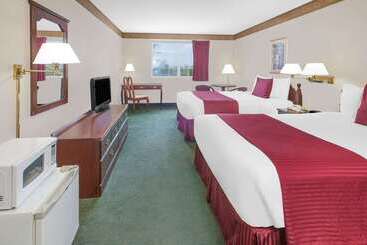 هتل Days Inn By Wyndham Mountain Home