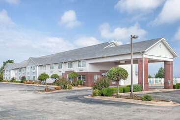 هتل Days Inn By Wyndham Mountain Home