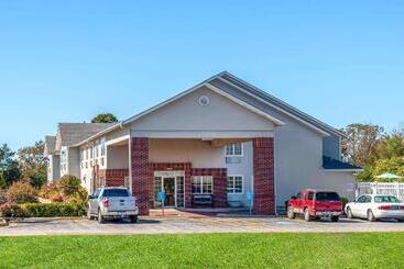 هتل Days Inn By Wyndham Mountain Home