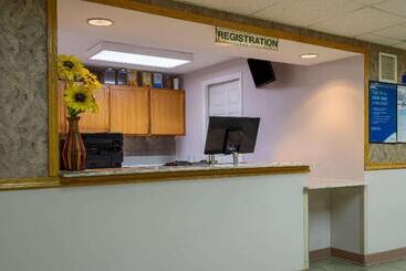 هتل Days Inn By Wyndham Mountain Home