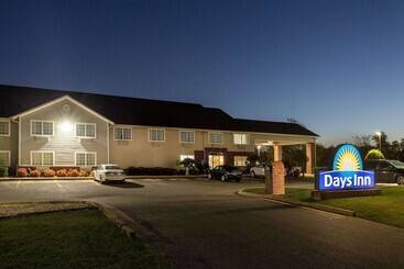 هتل Days Inn By Wyndham Mountain Home