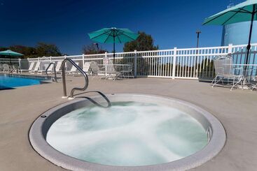 هتل Days Inn By Wyndham Mountain Home