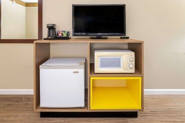 هتل Days Inn By Wyndham Mountain Home