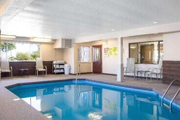 هتل Econo Lodge, Downtown Custer Near Custer State Park And Mt Rushmore