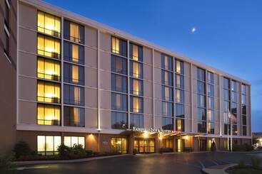 هتل Fairfield Inn & Suites Louisville Downtown