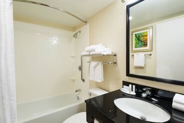 هتل Fairfield Inn & Suites Louisville Downtown