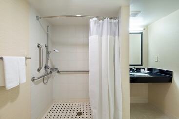هتل Fairfield Inn & Suites Louisville Downtown