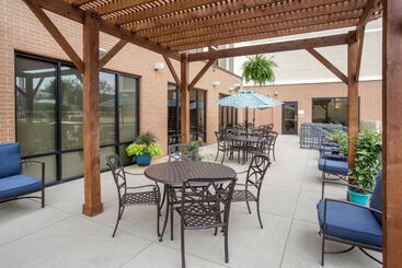 هتل Fairfield Inn & Suites Louisville Downtown