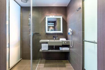 هتل Four Points by Sheraton Bangkok Ploenchit