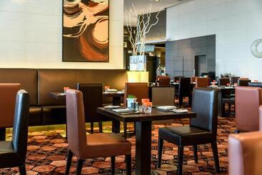 هتل Four Points by Sheraton Bangkok Ploenchit