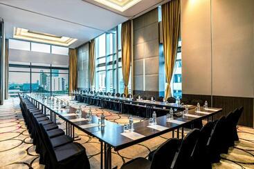 هتل Four Points by Sheraton Bangkok Ploenchit