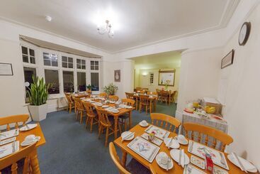 Отель Gatwick Turret Guest House