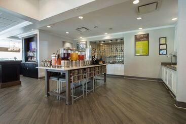 هتل Hilton Garden Inn Atlanta Airport North