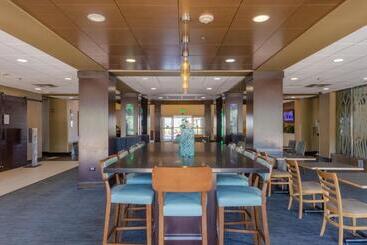 Holiday Inn Express Hotel & Suites Atlanta Airport West   Camp Creek, An Ihg