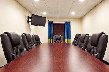 Holiday Inn Express Hotel & Suites Atlanta Airport West   Camp Creek, An Ihg