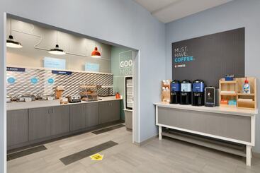 Holiday Inn Express Hotel & Suites Norfolk Airport, An Ihg