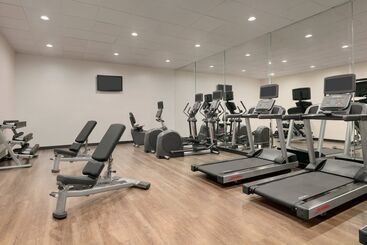 Holiday Inn Express Hotel & Suites Norfolk Airport, An Ihg