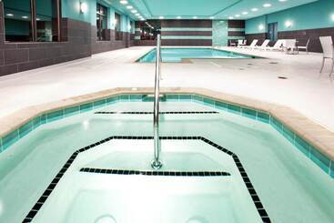 Holiday Inn Express Hotel & Suites Norfolk Airport, An Ihg