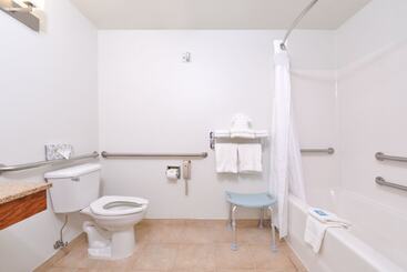 Holiday Inn Express Hotel & Suites Omaha West, An Ihg
