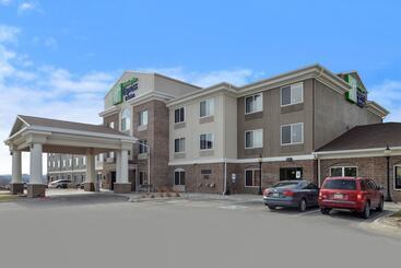 Holiday Inn Express Hotel & Suites Omaha West, An Ihg