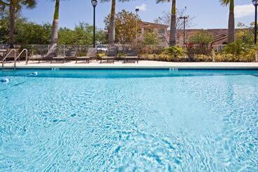فندق Holiday Inn Express West Palm Beach Metrocentre, An Ihg