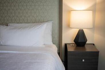 هتل Holiday Inn Omaha Downtown Waterpark, An Ihg