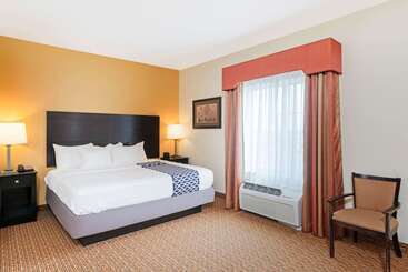 هتل La Quinta By Wyndham Stillwater  University Area