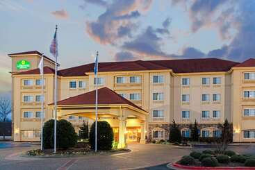 هتل La Quinta By Wyndham Stillwater University Area