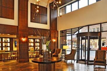 Oxford Hotel Bend
