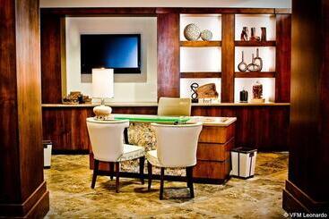 Oxford Hotel Bend