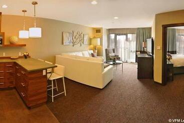 Oxford Hotel Bend